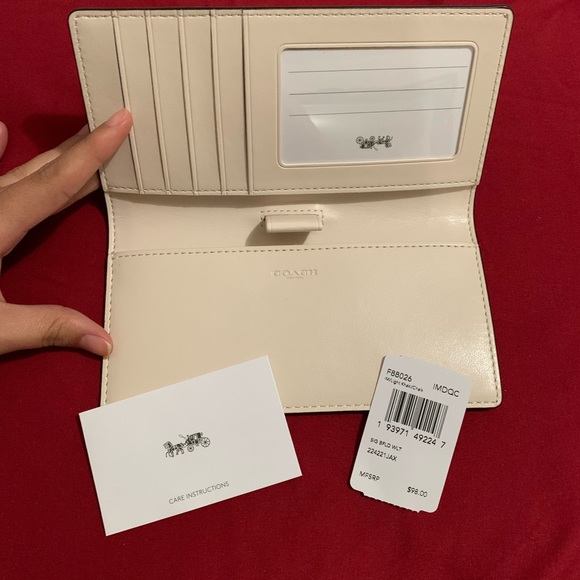 🛑( SOLD )Coach Signature Bifold Wallet - Picture 5 of 7